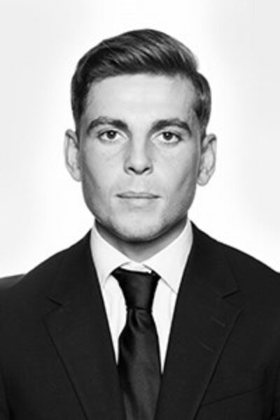 Porträtt av Alban Sakipi